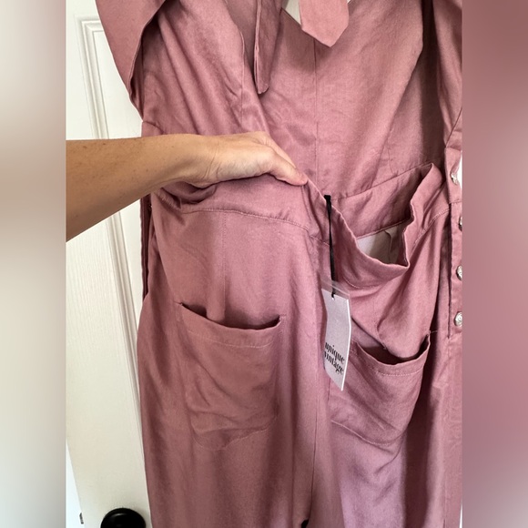 NWT Dusty Rose Tie-Back Suspender Jumpsuit Wide Leg Adjustable Straps Pockets 2X - Picture 13 of 14